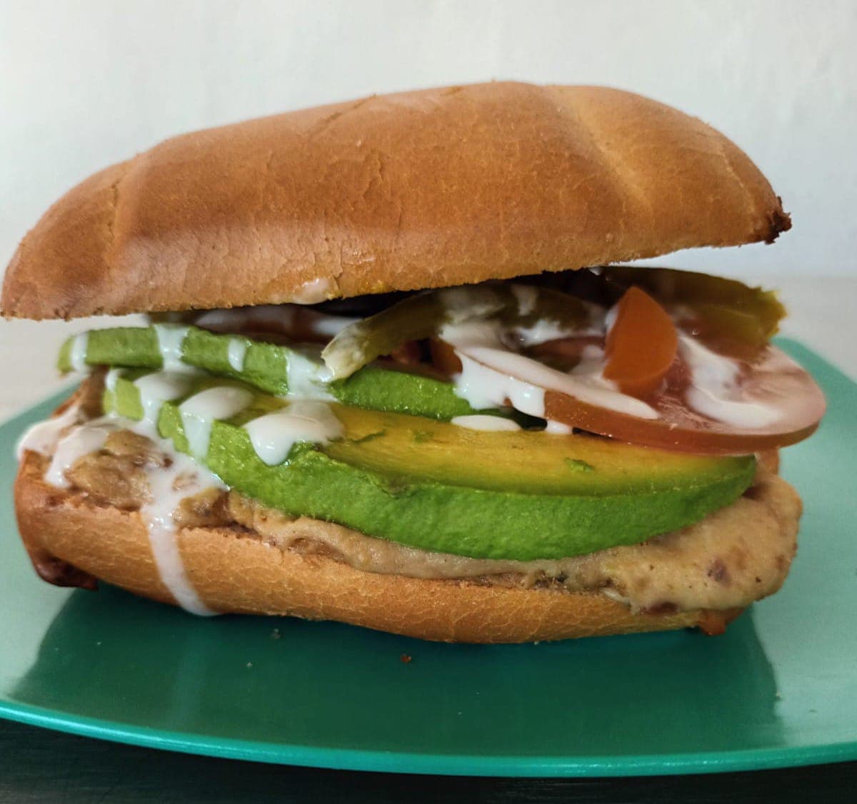 Torta de Frijoles con Tocino y Queso