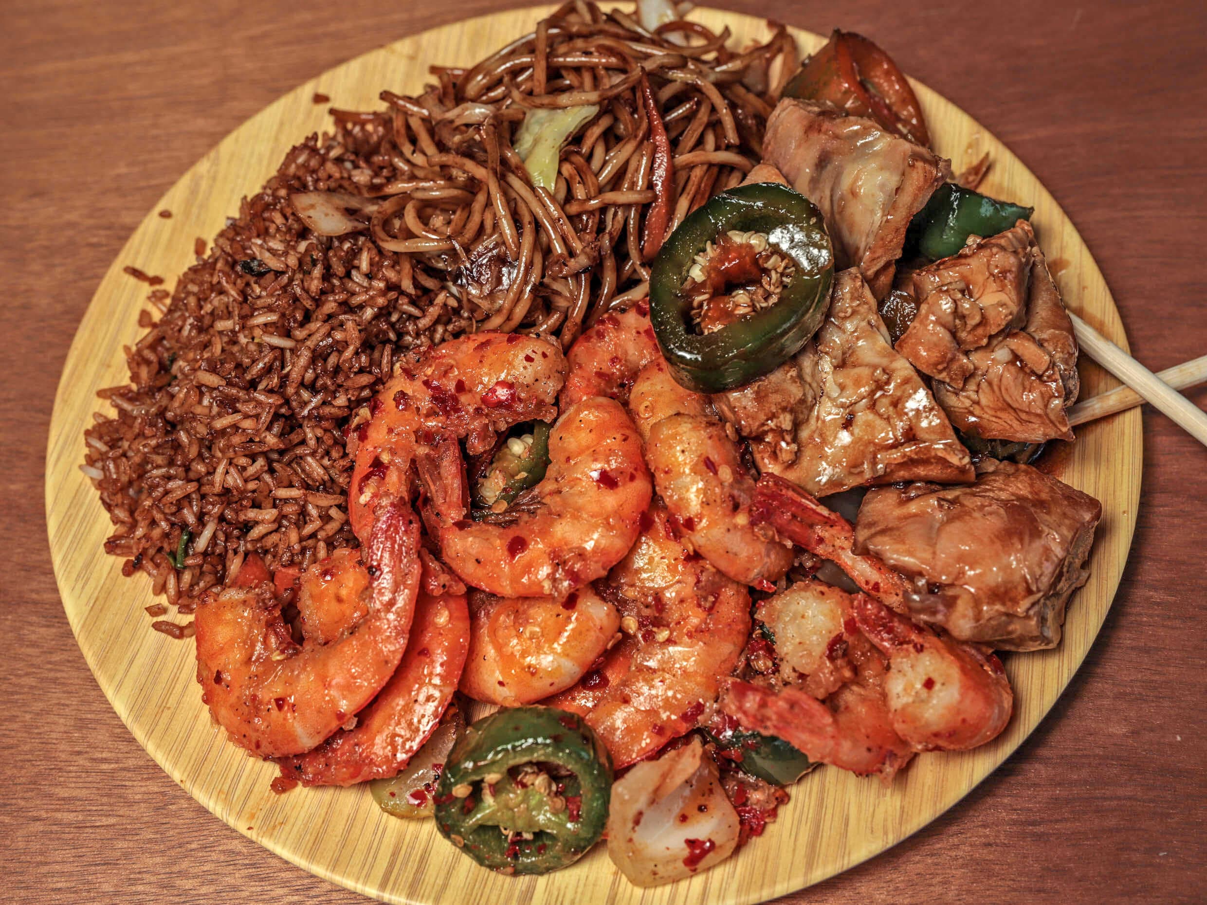 Camarón y 1 Guiso con Arroz o Espagueti