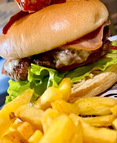 Combo Hamburguesa Sencilla + Papas + Bebida