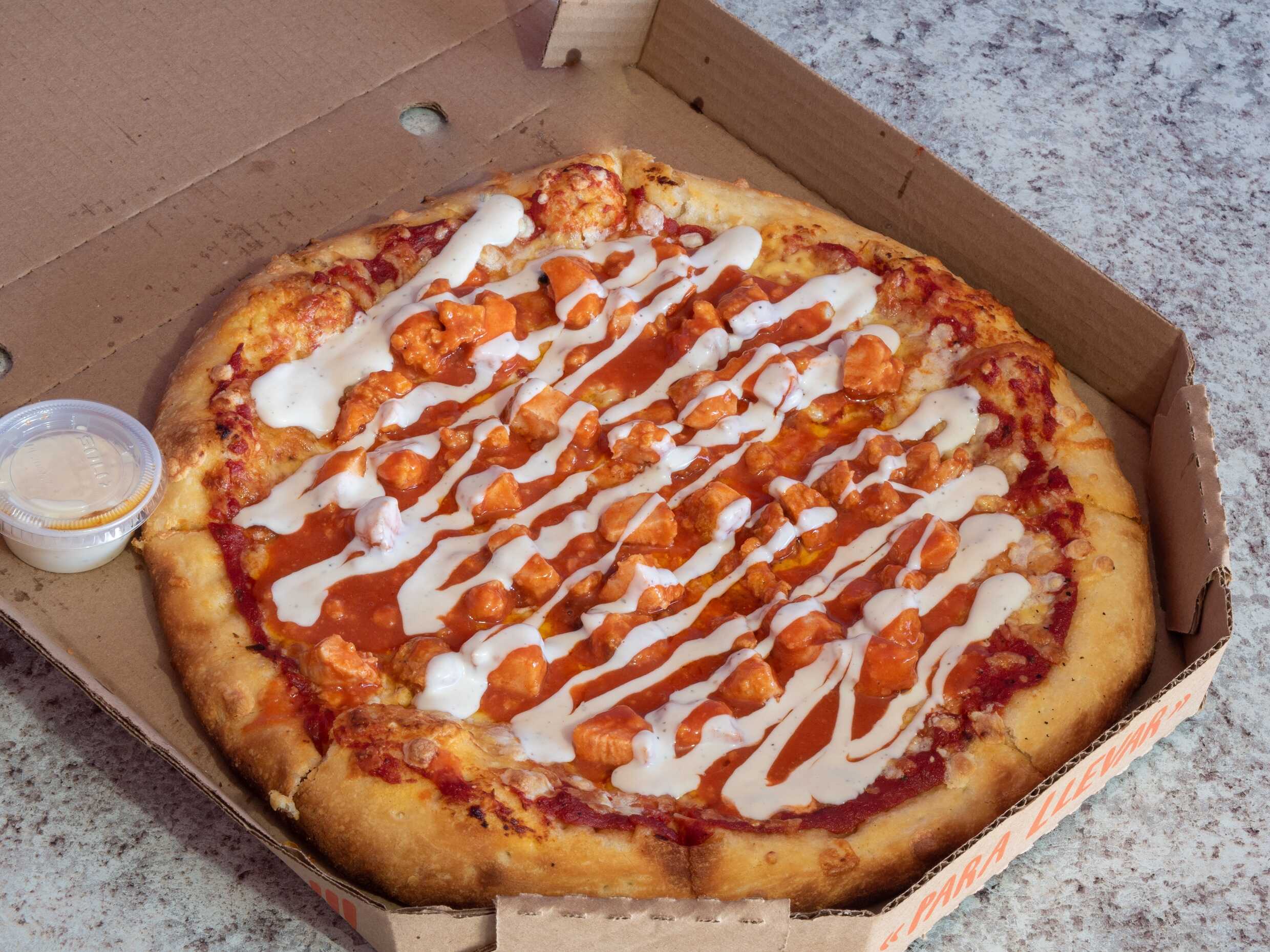 Pizza Boneless Búfalo Tamaño Familiar