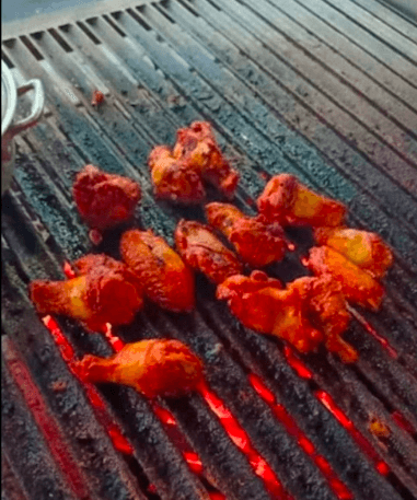 Alitas Asadas al Carbón