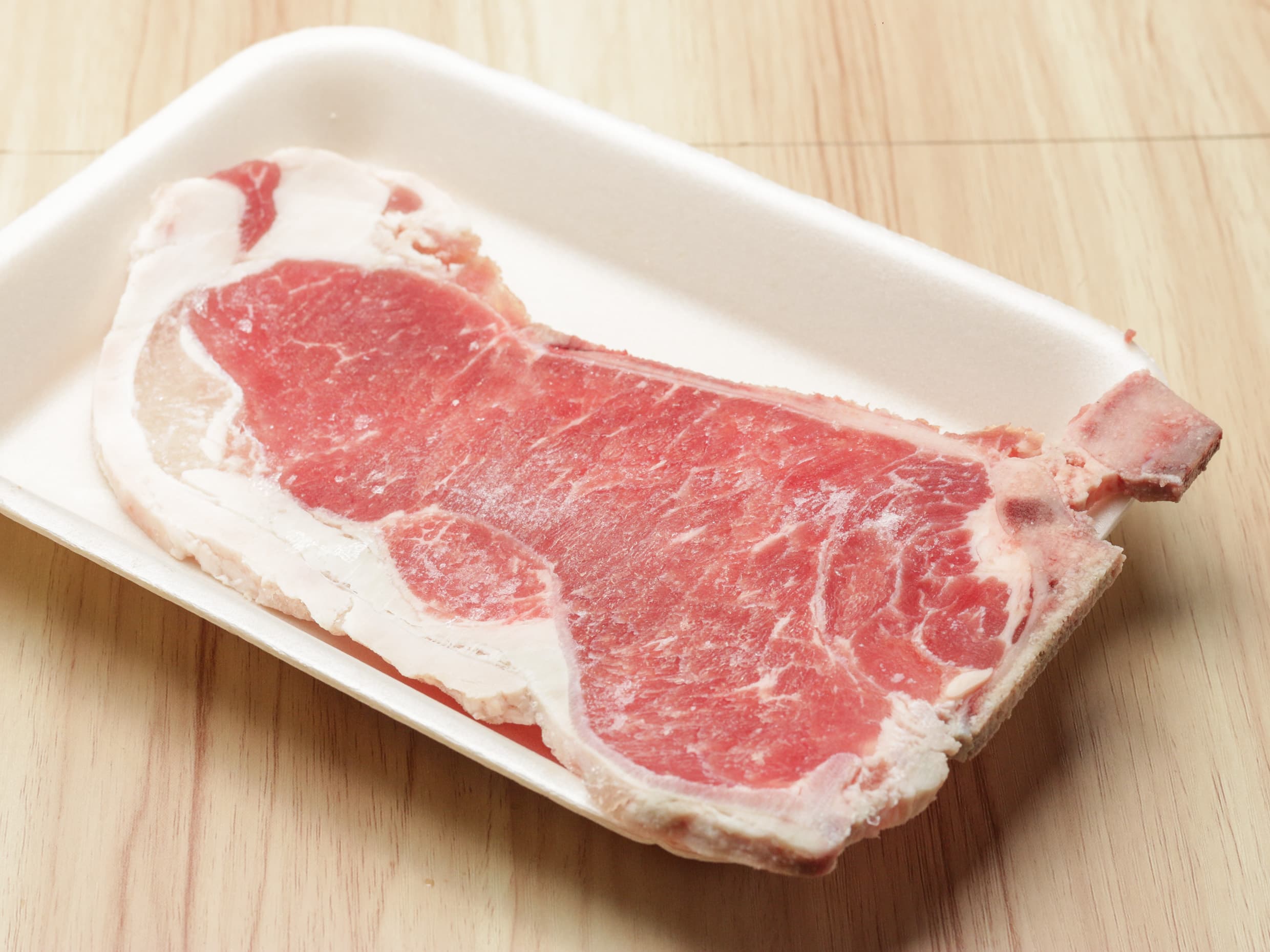 COSTILLA CON HUESO