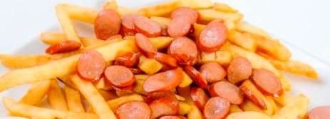 Salchipapas con Tocino