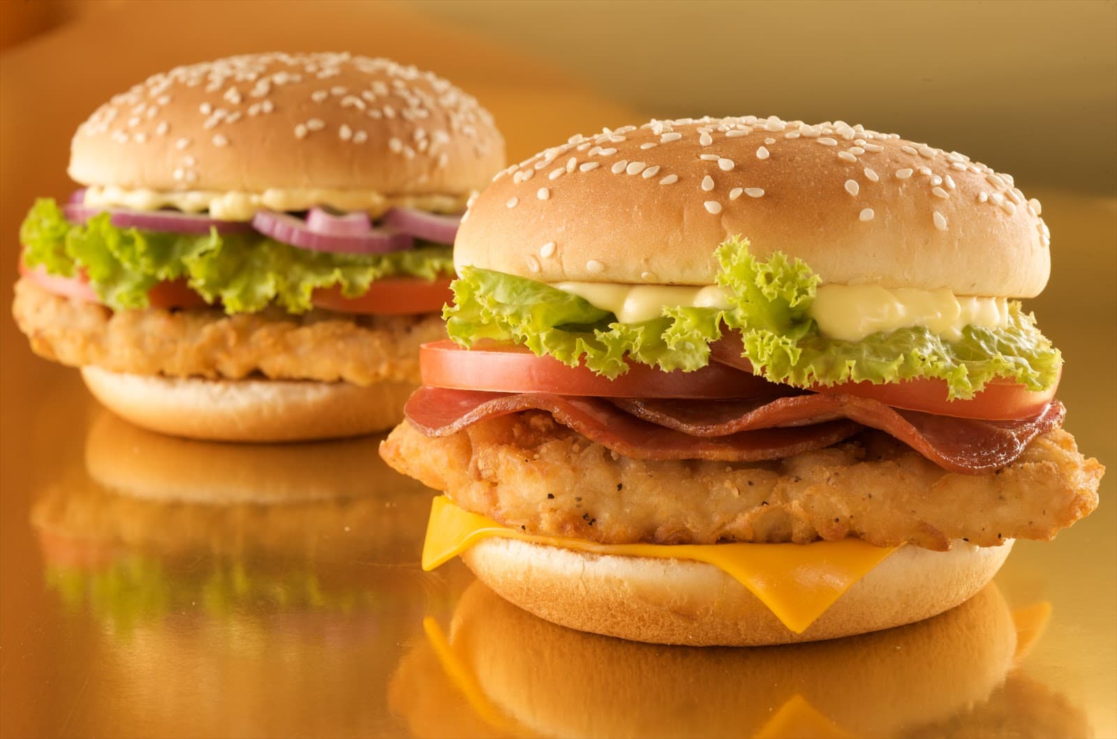 Hamburguesa de Pollo con Tocino y Queso