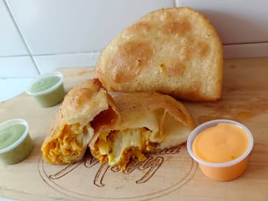 Empanada de pollo queso