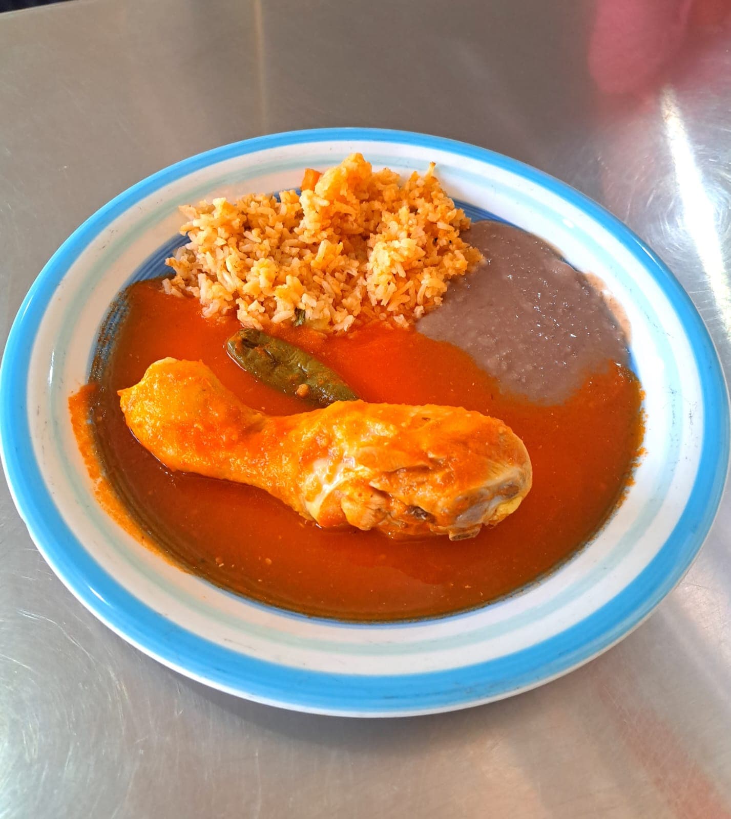 Cuatro guisados de pollo sin guarniciones