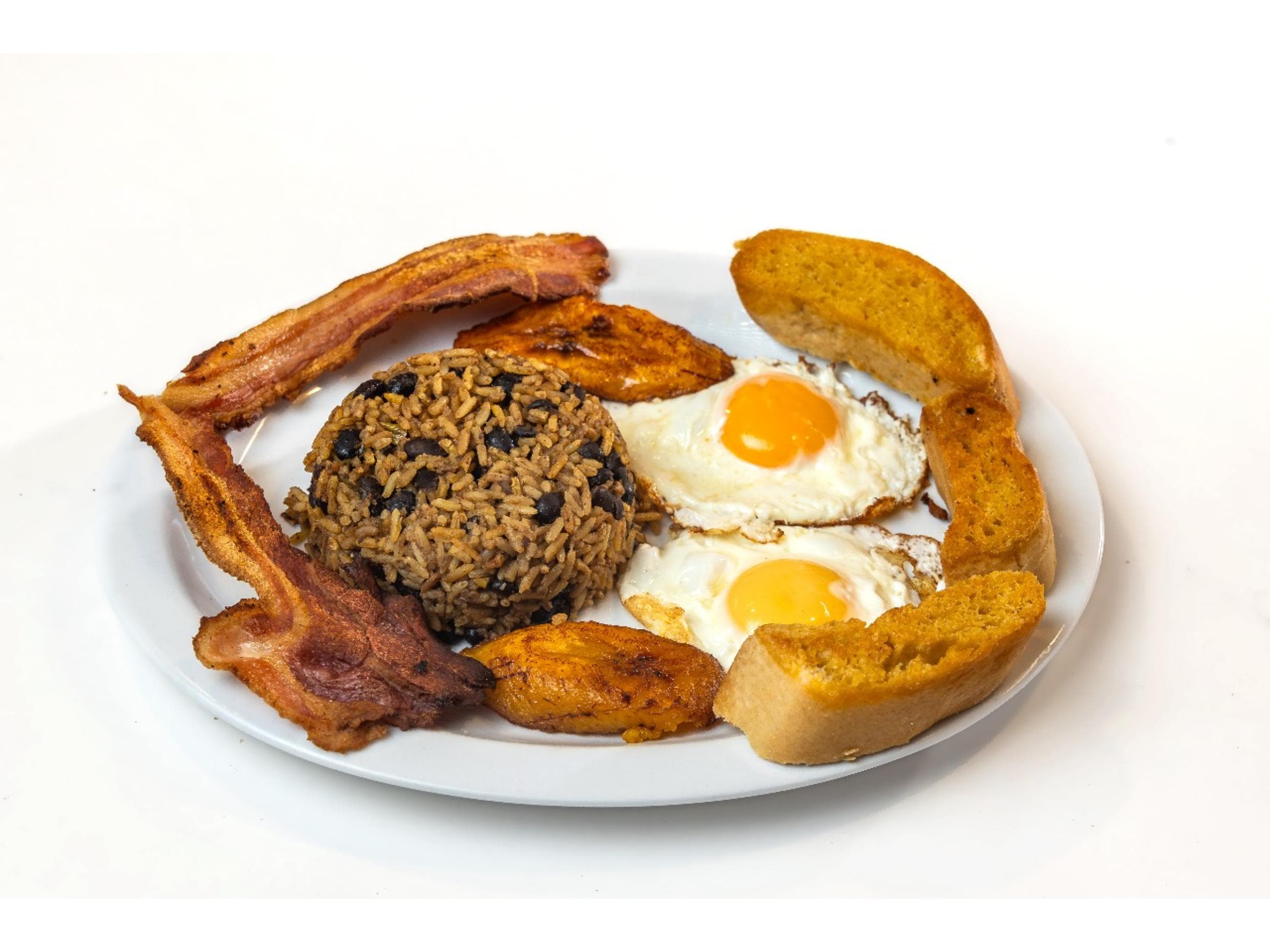 Pinto con Huevos y Tocineta