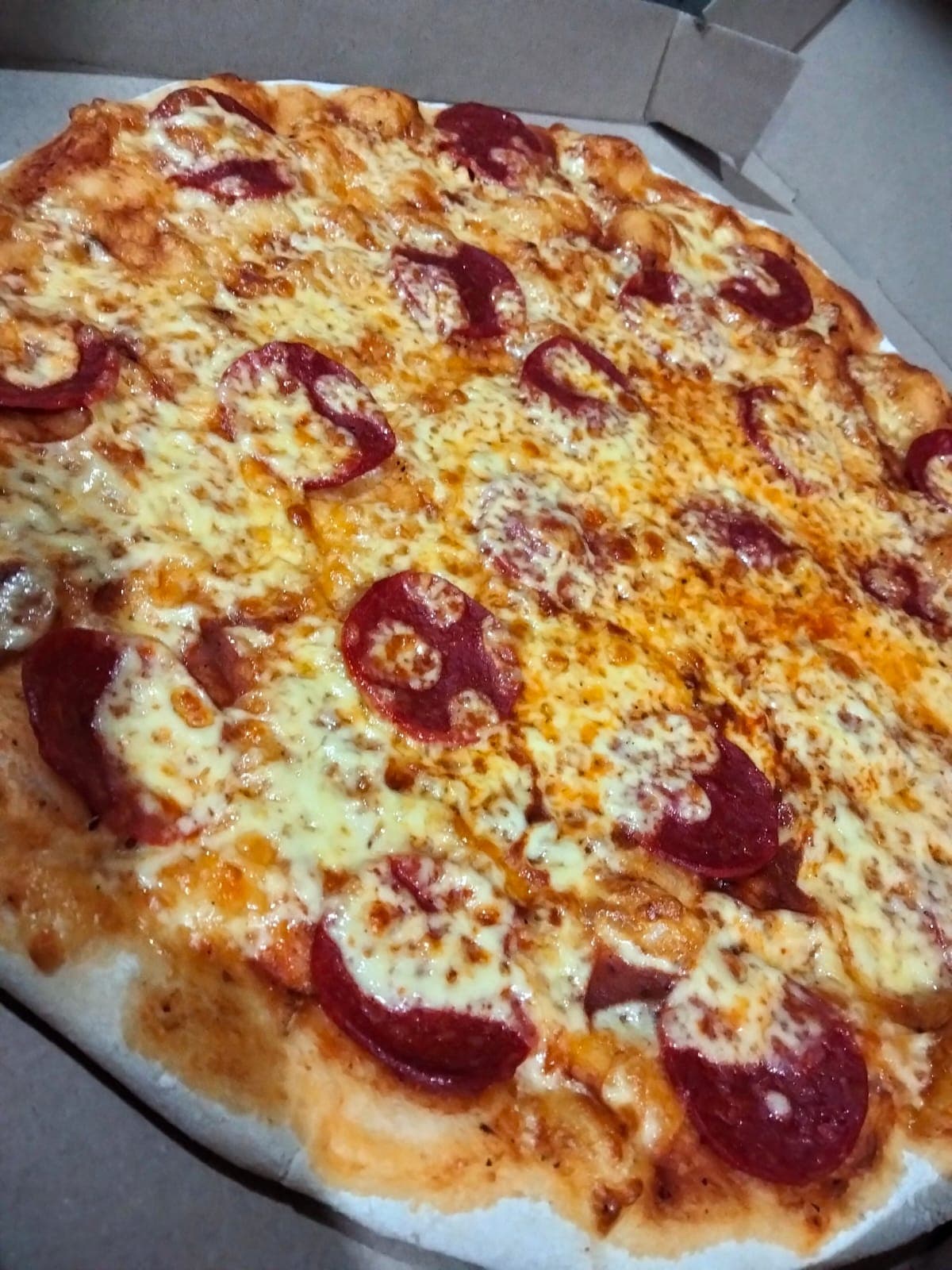 Pizza Grande Pepperoni + Refresco