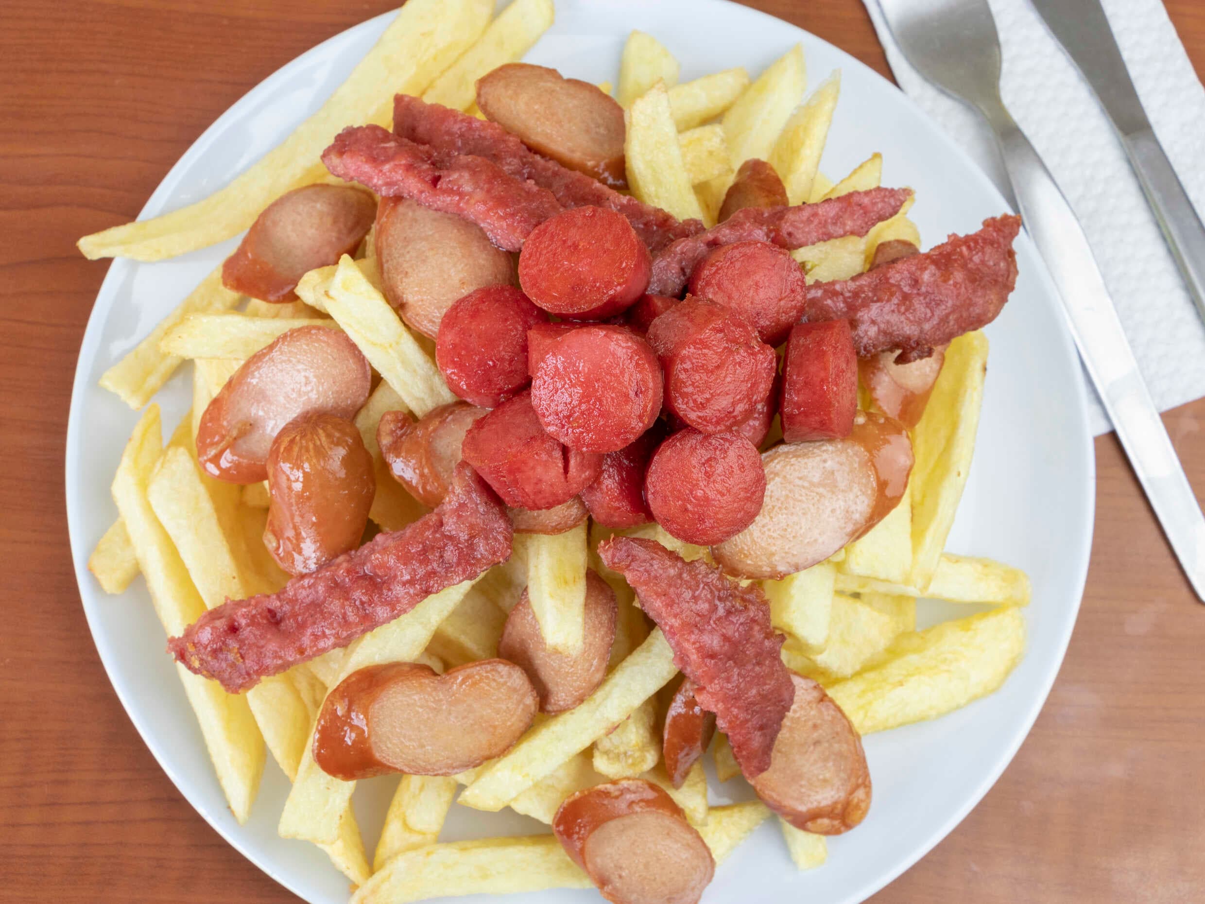 Salchipapa Mixta