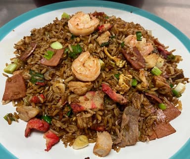Medio Arroz Frito con Camarones en Salsa