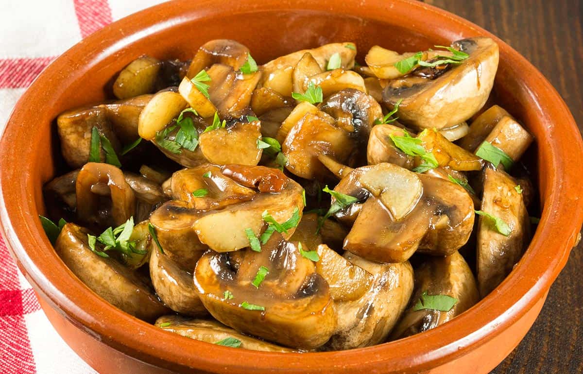 Champiñones Al Ajillo