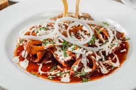 Chilaquiles Rojos + Café