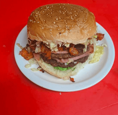 Hamburguesa Doble con Trompo