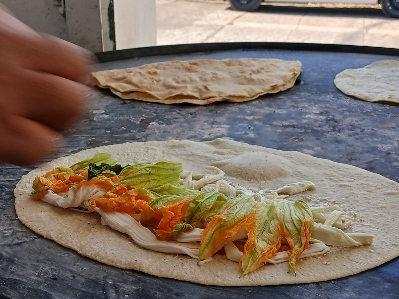 Combo Empanadas de Flor de Calabaza + Yogurth