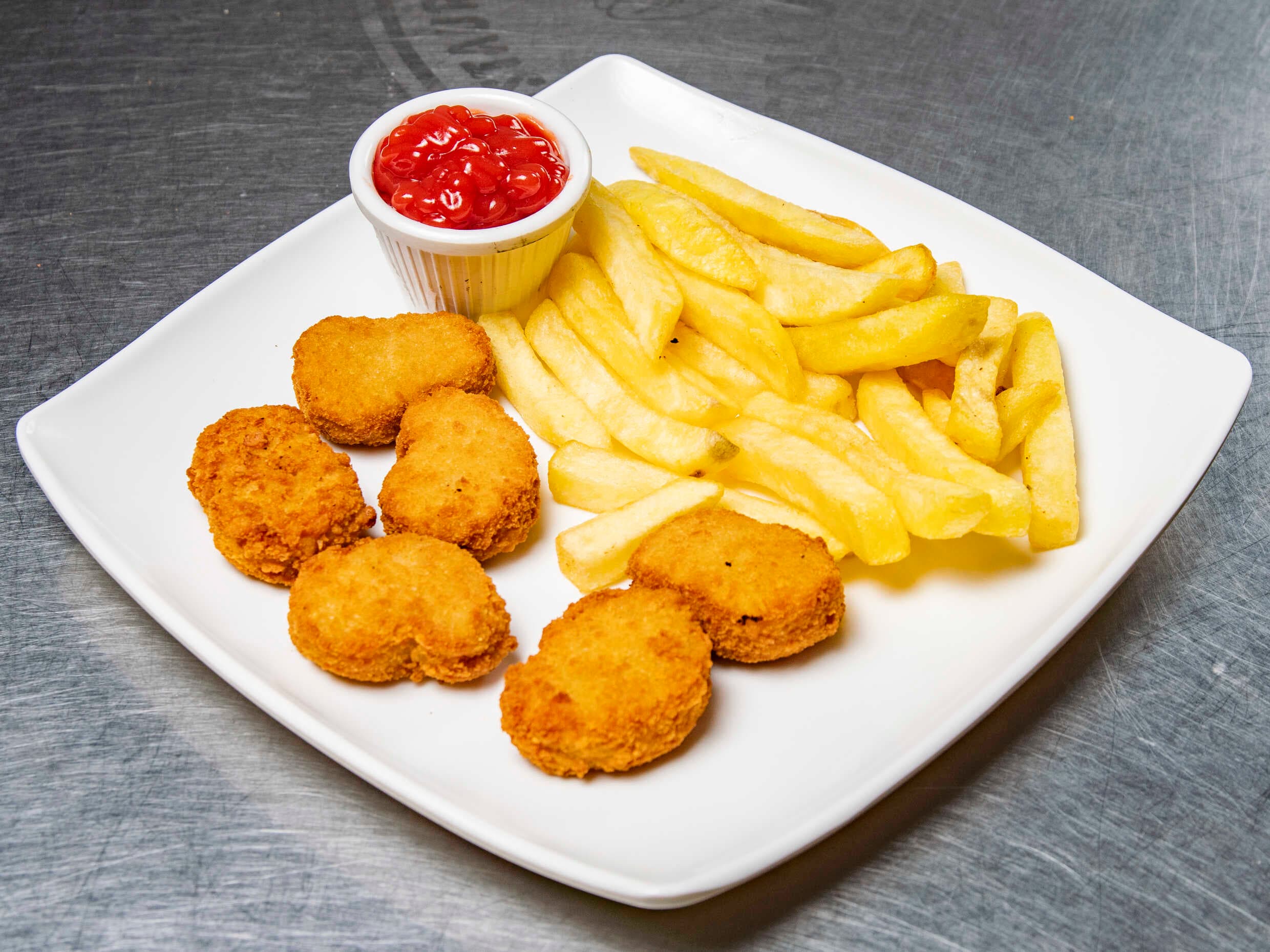 Combo Infantil Nuggets + Bebida