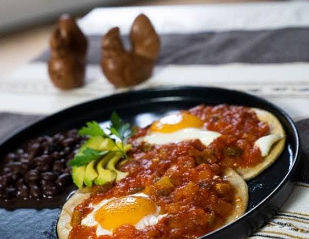Huevos Motuleños
