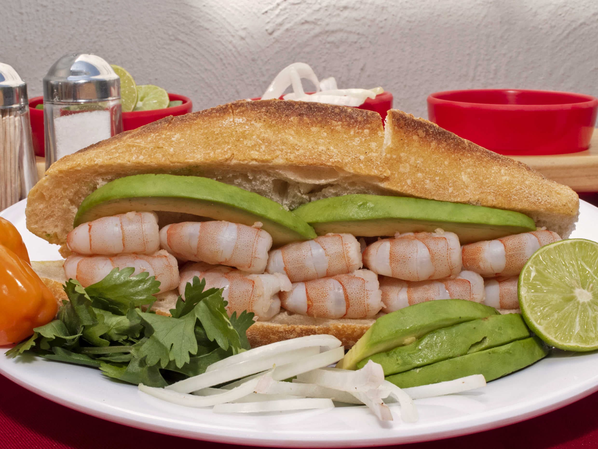 Torta Ahogada de Camarón