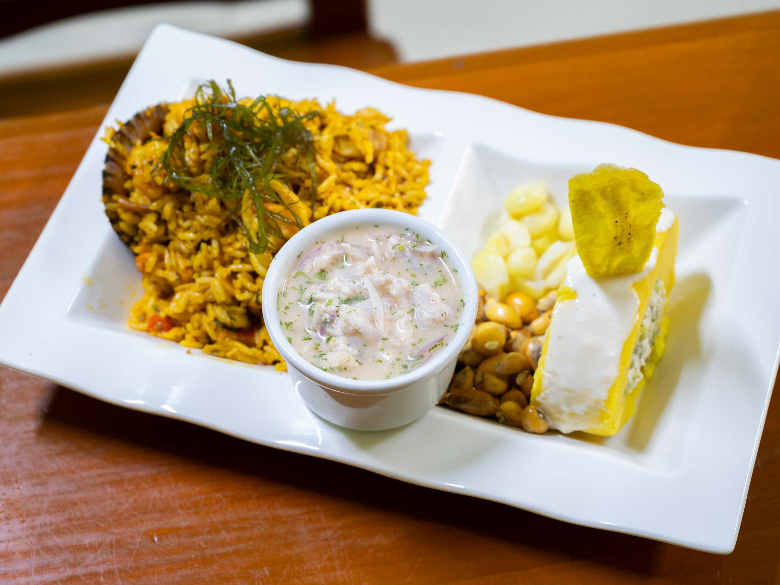Arroz con Mariscos y Causa
