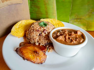 Gallo Pinto + Proteína