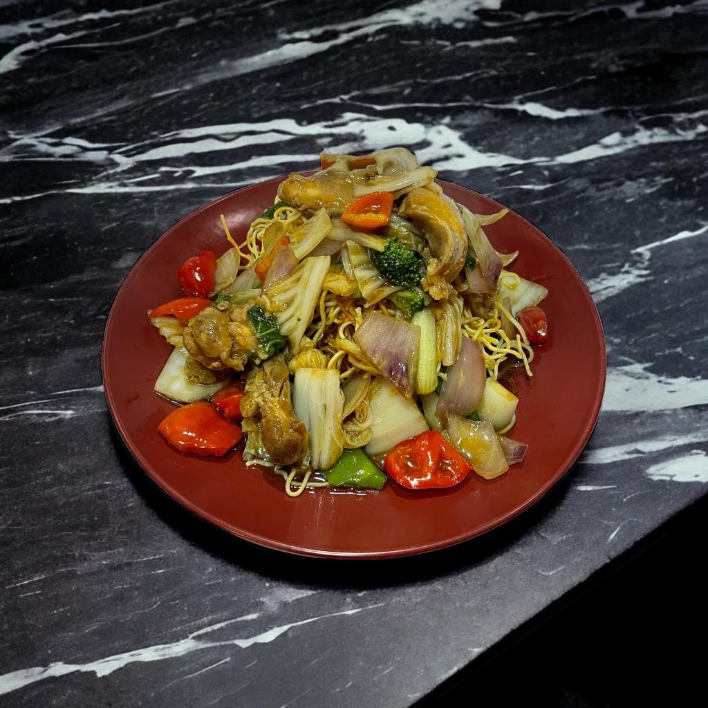 Tallarín con Trozos de Pollo