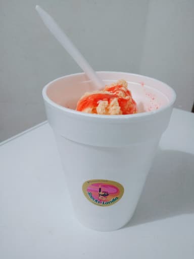 Fresas con crema, nieve y chocolate líquido😋🍓🍧