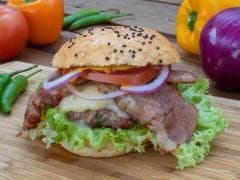 Hamburguesa Tradicional,Papas y Refresco