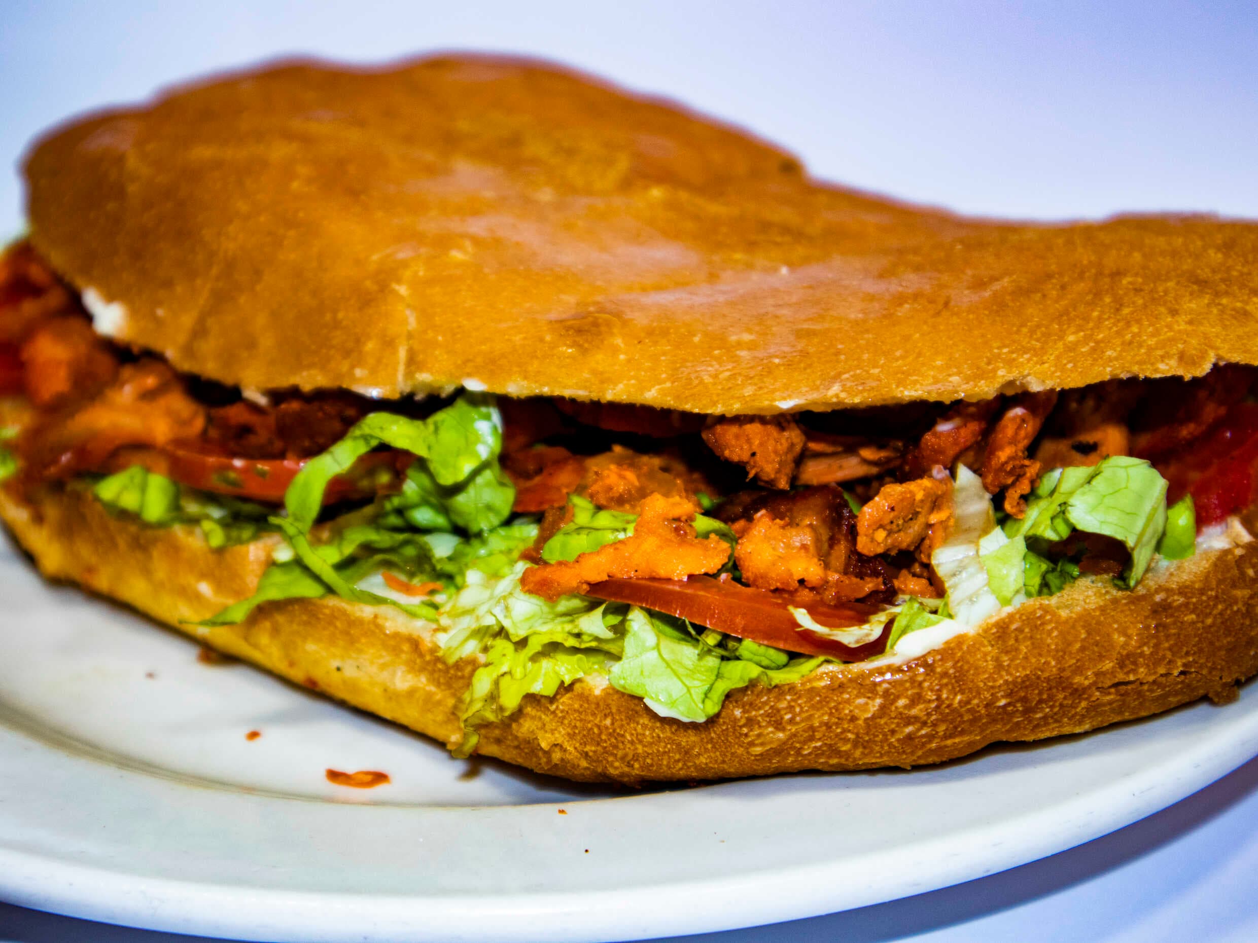 Combo Torta pastor/queso + Jamaica