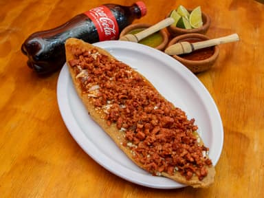Huarache con Longaniza