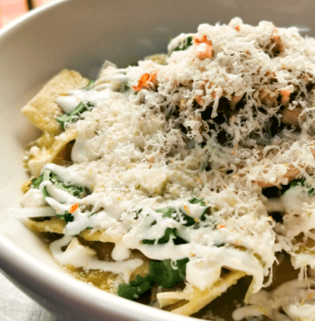Chilaquiles Rojos con Camarones