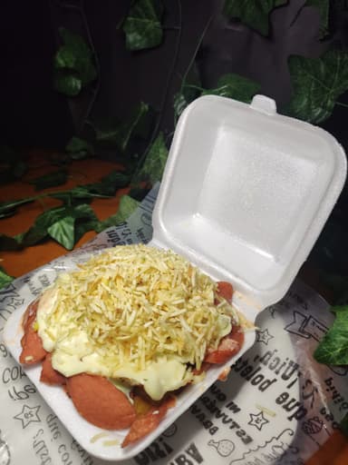 Salchipapa mas Queso y Ripio