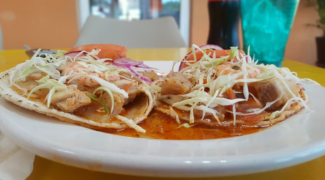 Paquete #3: (2) Tacos de Cahuamanta + Bichi + Soda