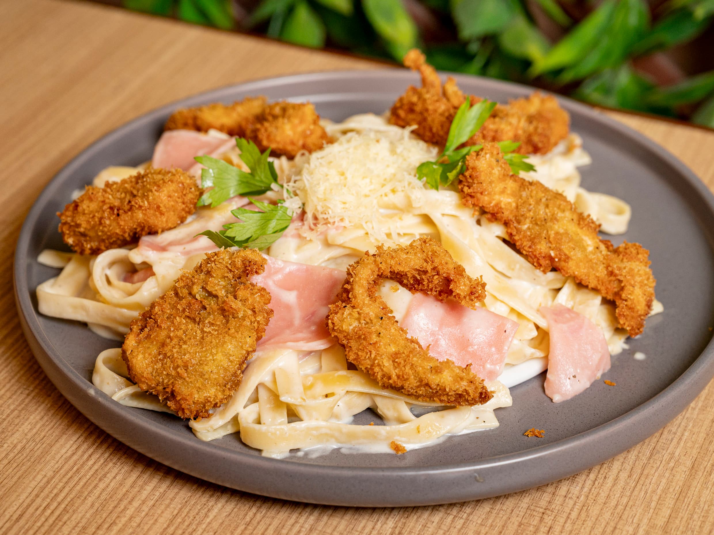 Fetuccini A Lo Alfredo Con Chicharrón
