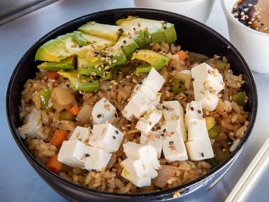 Combo (yakimeshi+ sushi+ tea)