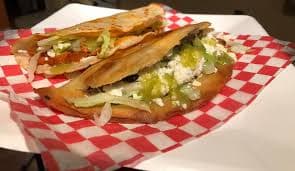 Gordita de Frijoles con Queso