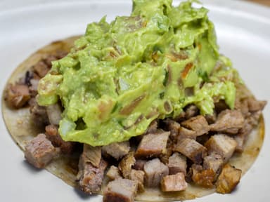 Taco en maíz de carne asada