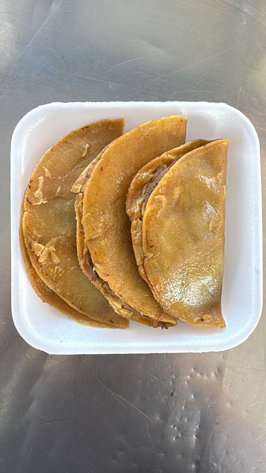 TACO DE MAÍZ  DESHEBRADA