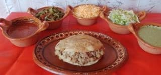 Gordita con Bistec