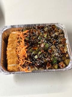 1 Charola Teriyaki y 1 Rollo