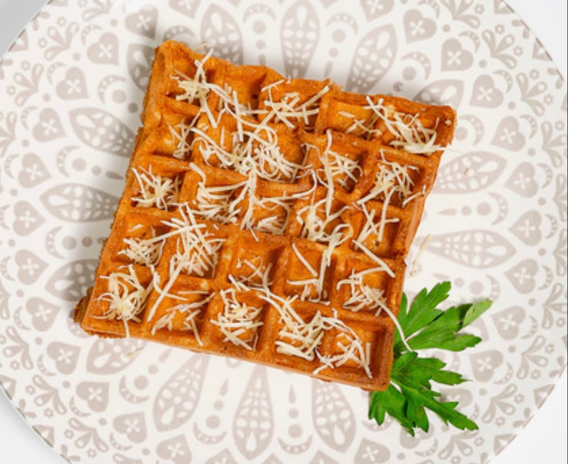 Waffle con Jamón y Queso