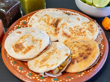 5 Gorditas + Refresco de Sabor