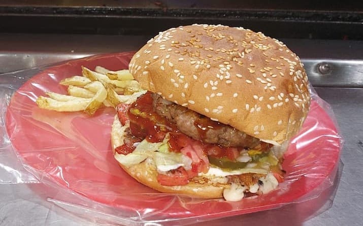 Hamburguesa Sencilla al Carbón