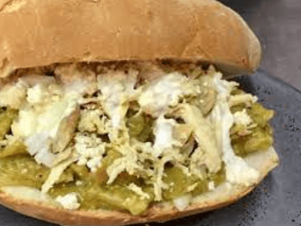Torta de Chilaquiles con Pollo