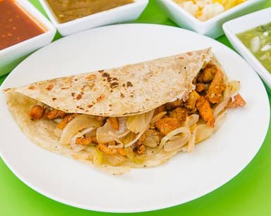 Gringa de bisteck, al pastor o chorizo