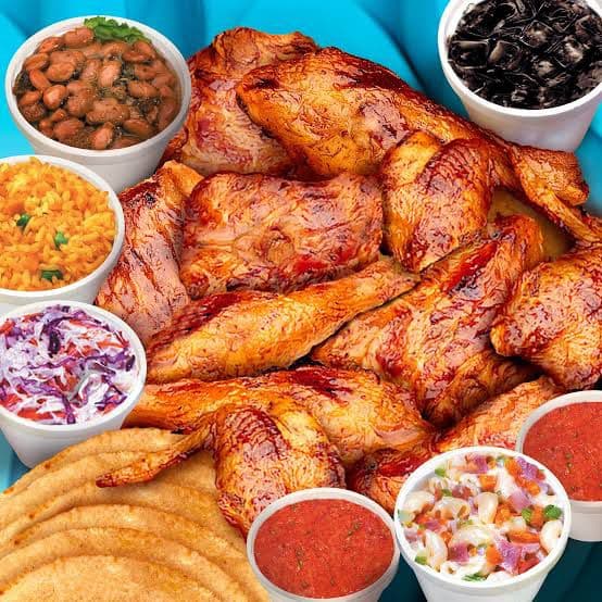 1 Pollo + 1/2 Pollo + Complementos.