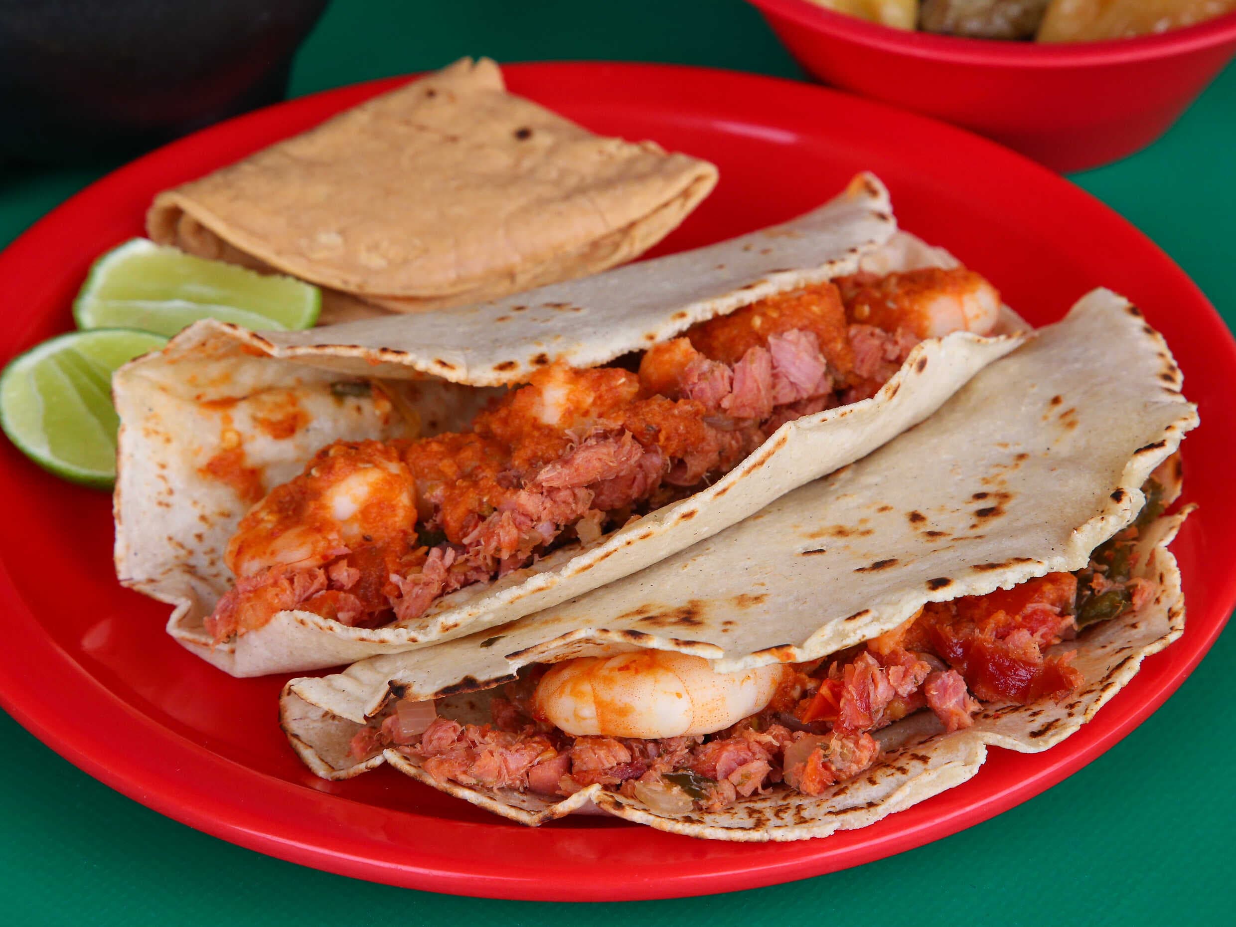 Taco de Marlin y Camarón Enchilado