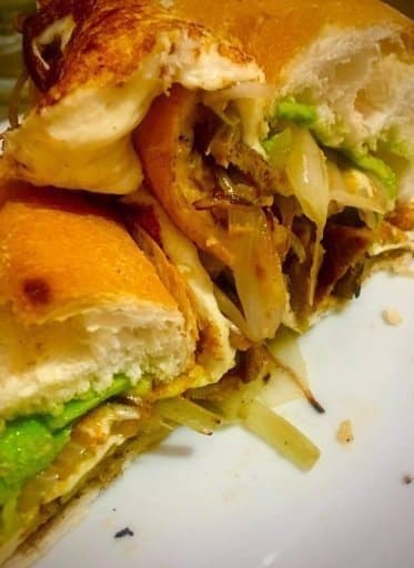 Torta de Chilaquiles sencilla