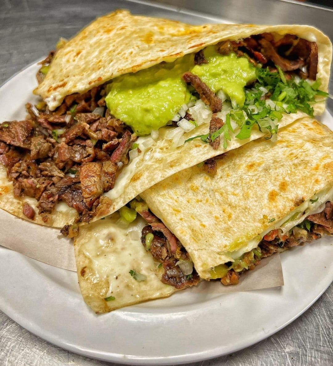 Quesadilla de Harina con Asada