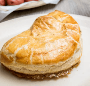 Empanada de Rajas con crema