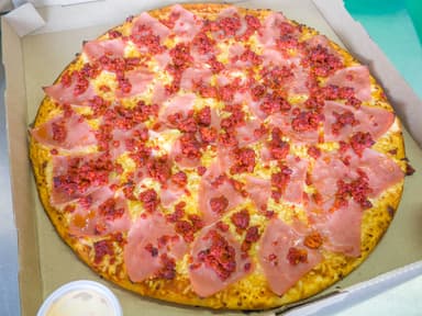 Pizza Grande Especial Carnes Frías