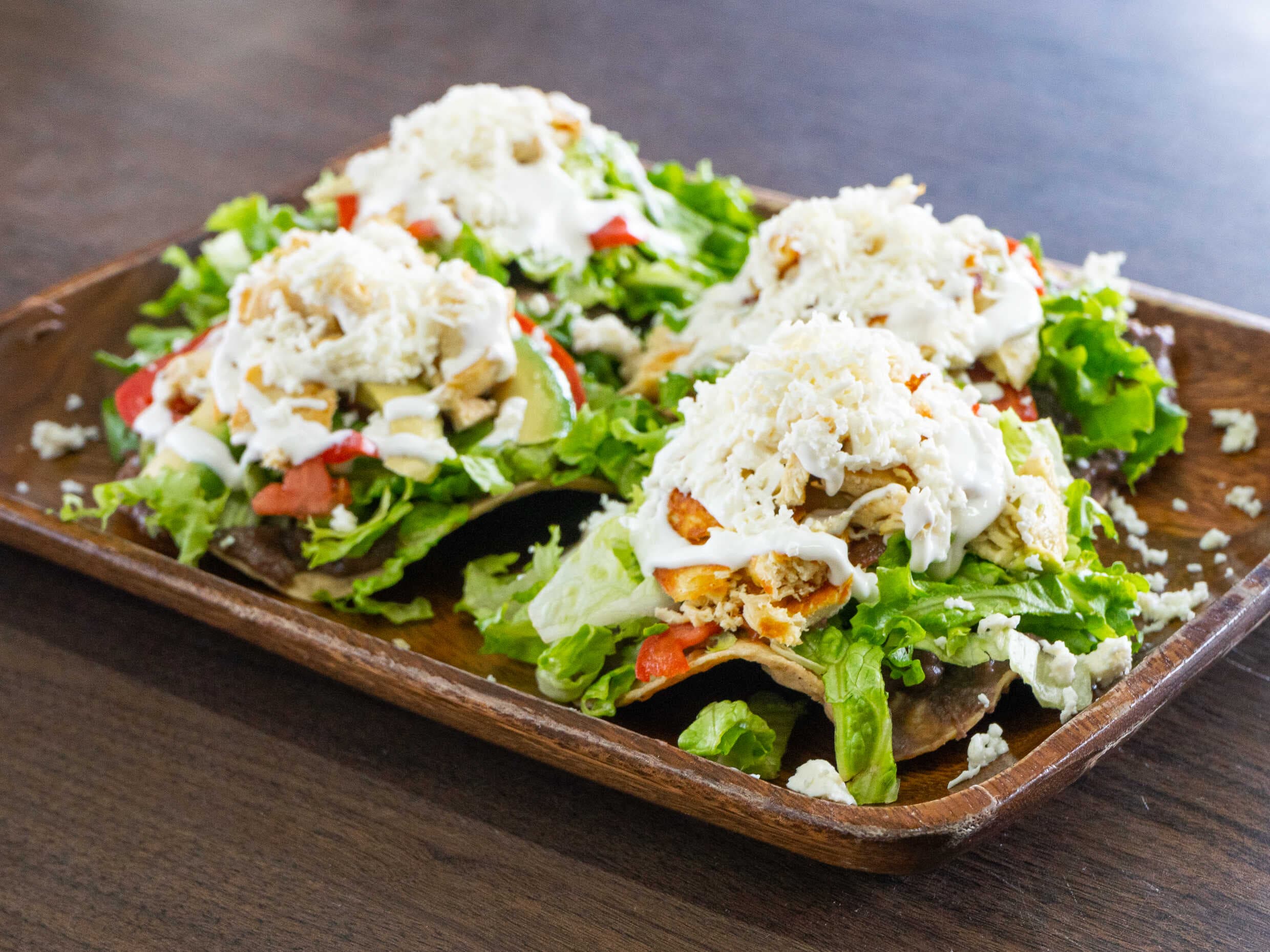 TOSTADAS DE POLLO